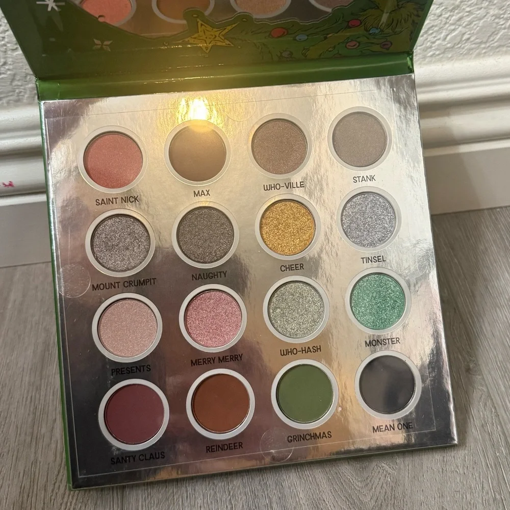 Grinch Snow Globe Palette, The Grinch Eyeshadow Palette, Holiday Makeup Palette